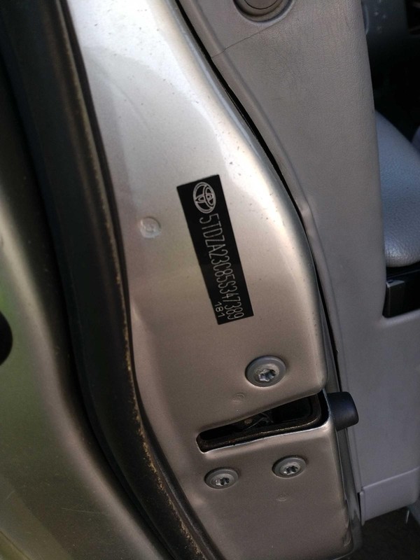 2005 Toyota Sienna OEM Silver Bumper Impact Bar 143K Miles - Used