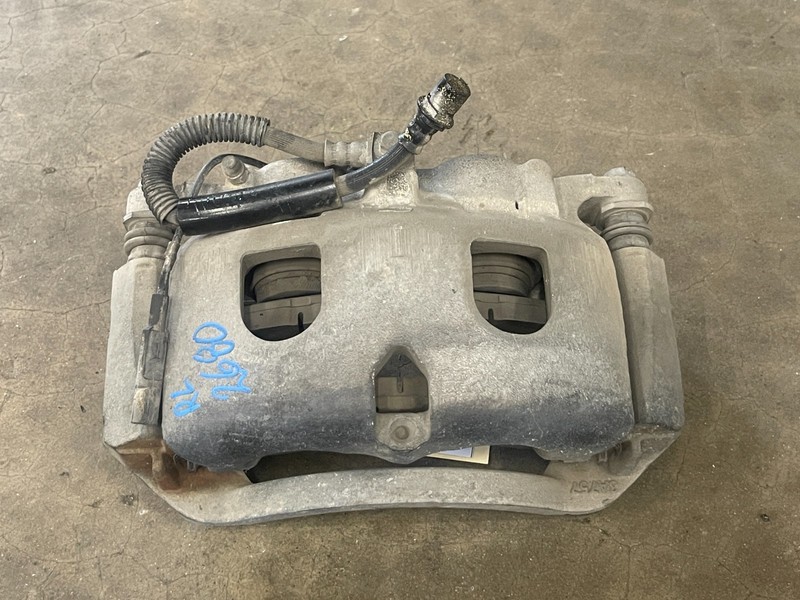 ⭐2020-2025 GMC SIERRA 2500 REAR LEFT DRIVERS BRAKE CALIPER BRACKET OEM LOT2680
