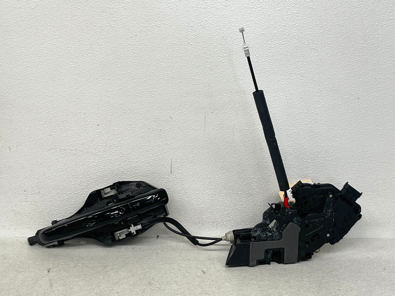 ⭐15-19 LAND ROVER DISCOVERY SPORT FRONT LEFT DOOR HANDLE W/ ACTUATOR OEM LOT2605