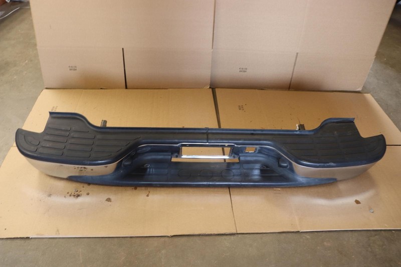 2000-2006 CHEVY TAHOE REAR BUMPER COVER STEP PLATE CHROME OEM