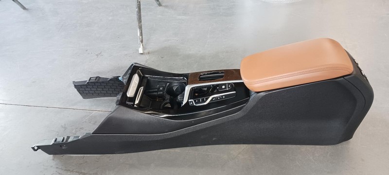 18-'21BMW X3 Front Floor Console Leather OEM Trim Code MAPQ