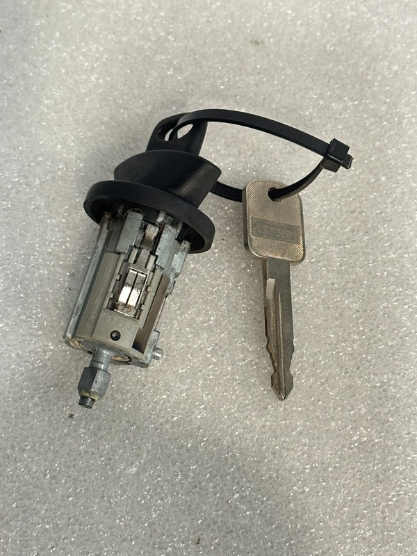 1995-2004 Ford Ranger Ignition Control Switch W/ 2 Keys OEM