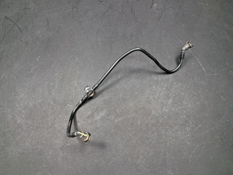 Fuel Pump Feed Hose 2019 Chevrolet Equinox 84413082 2018 2020 2021