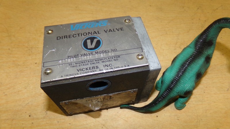 Vickers 297238 Control Valve *Free Shipping*