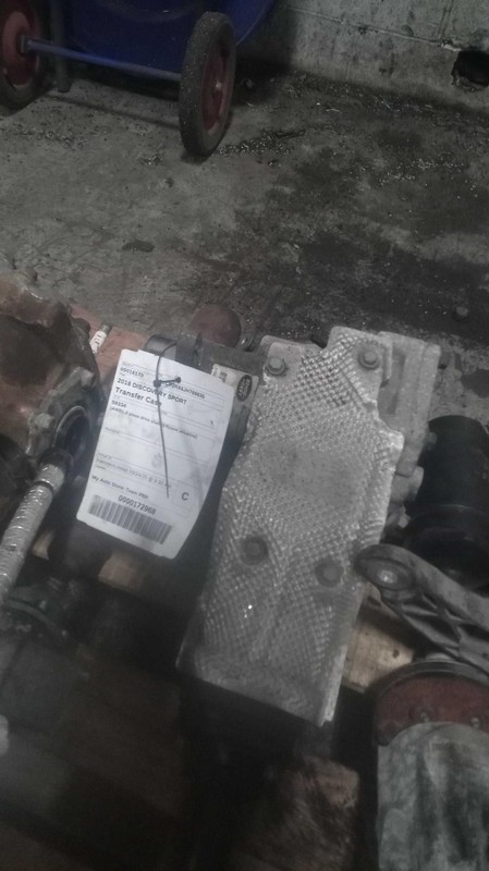 Used Transfer Case Assembly fits: 2018 Land rover Discovery sport 2 piece drive