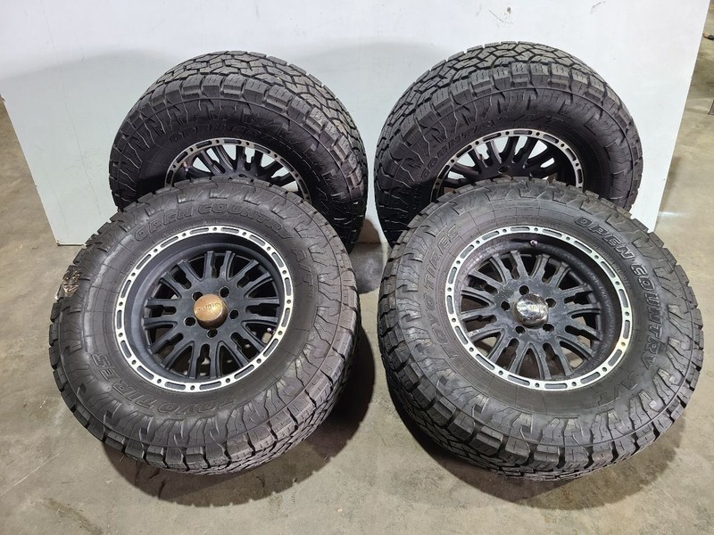 Set of wheels 17x7-1/2 5 Spoke With Beadlock Fits 09-10 WRANGLER 583053