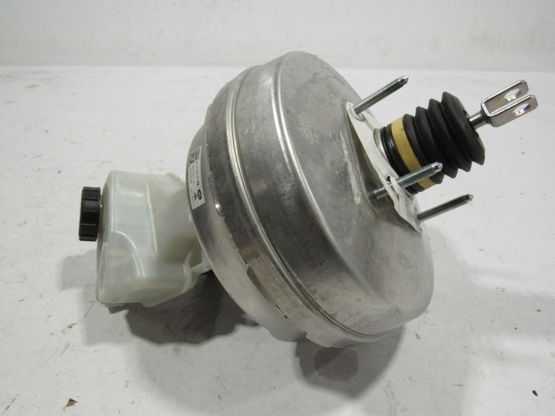 15-19 Land Rover Discovery Sport 2018 2.0L AWD Brake Booster Master Cylinder |