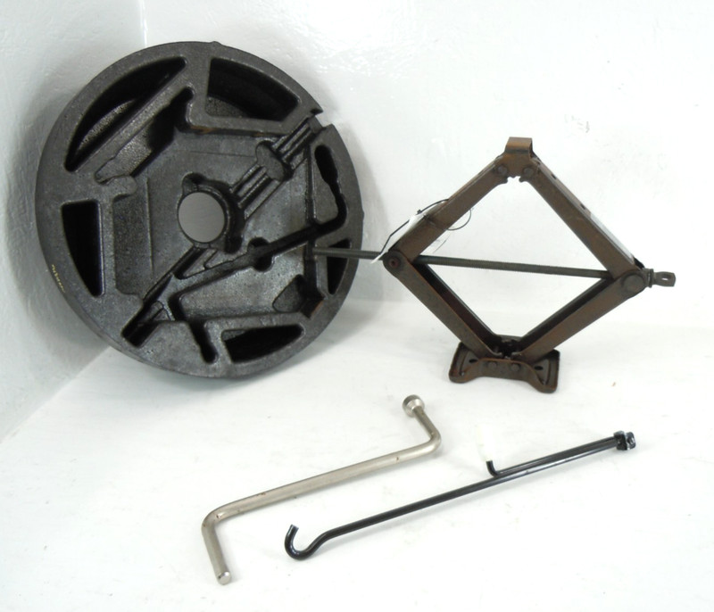 2007 05 BMW X5 Spare Tire Jack & Lug Wrench W/ Foam Housing OEM