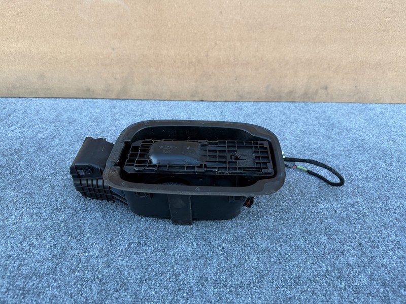 GENESIS GV70 2022-2026 OEM FUEL FILLER GAS LID DOOR HOUSING FRAME TRIM ASSEMBLY
