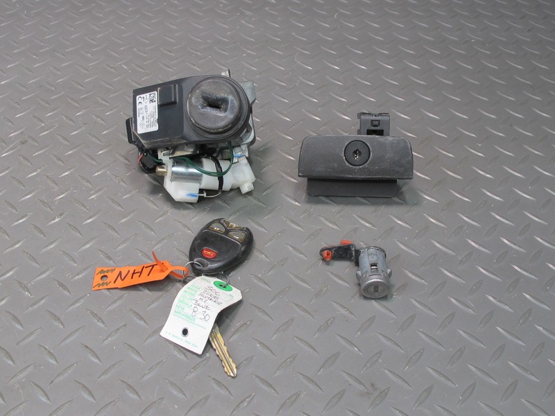 2008-2009 HUMMER H2 IGNITION SWITCH LOCK CYLINDER GLOVE HANDLE KEY SET