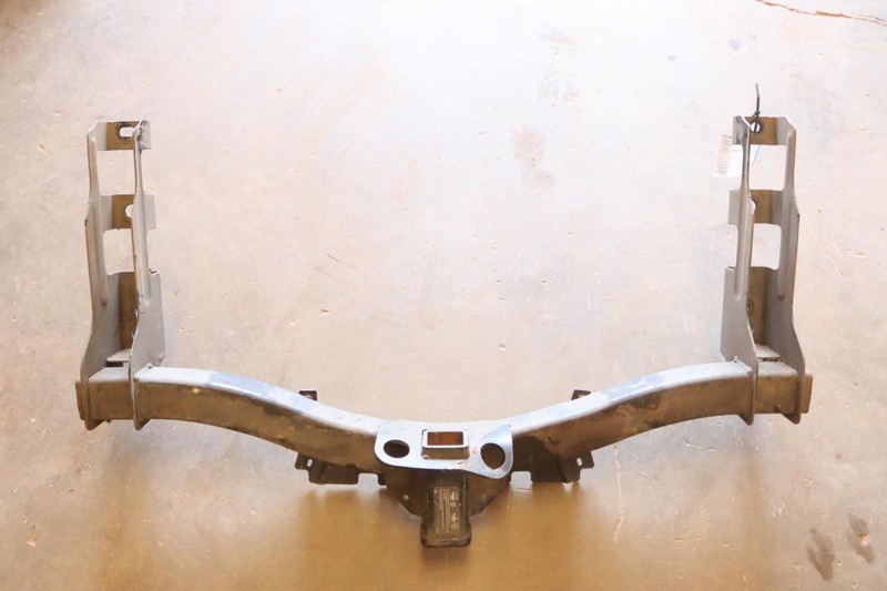 2014-2018 CHEVY SILVERADO 1500 REAR BUMPER TOW TRAILER HITCH BAR SUPPORT OEM
