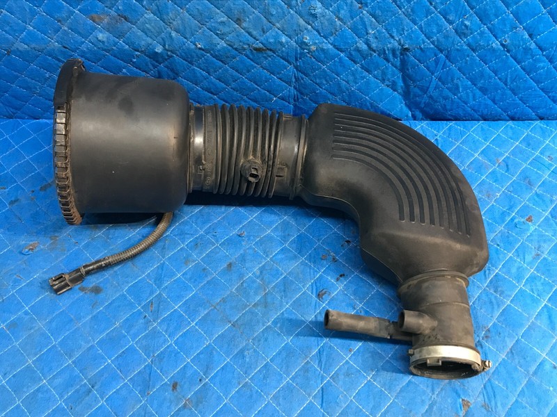 99-04 FORD EXPEDITION Intake Air Cleaner Filter Box Housing OEM