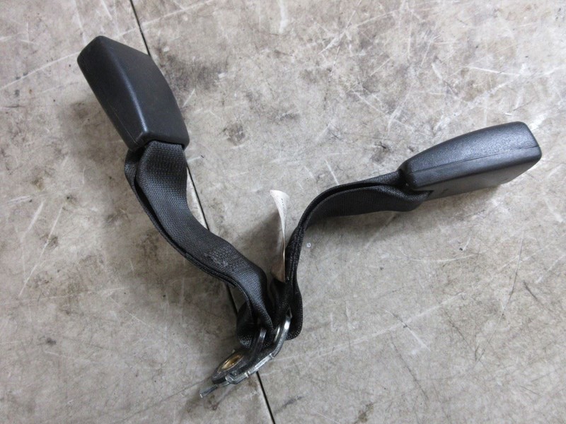 2015-2018 Dodge Challenger OEM Rear Inner Seat Belt Buckle 1BY491
