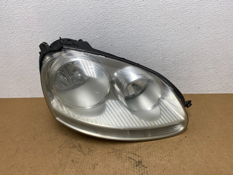 2005 - 2010 Volkswagen Jetta Right Passenger RH Side Headlight Halogen AC2991 DW