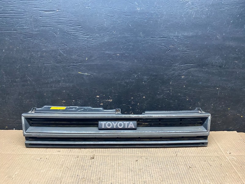 1983 to 1986 Toyota Tercel Front Upper Grill Grille T6868 DG