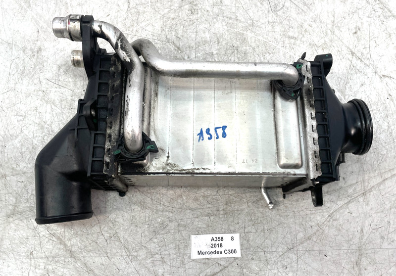 ✅ 15-19 OEM Mercedes C300 E300 A205 W205 2.0L Engine Intercooler Radiator