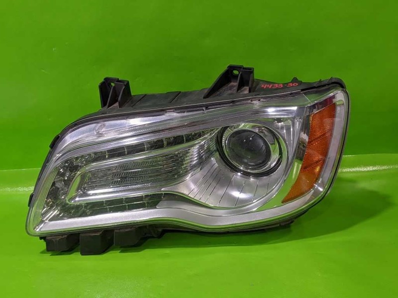 11 12 13 14 CHRYSLER 300 DRIVER LEFT HEADLIGHT LAMP OEM 4433-30