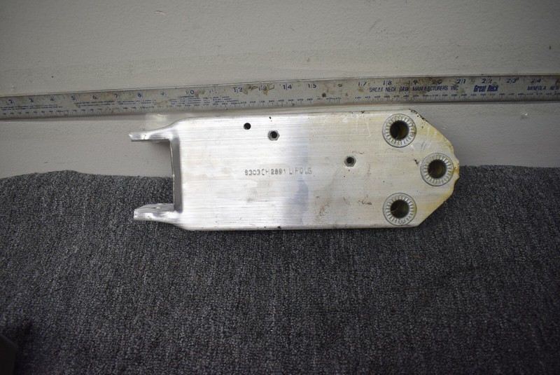 2011-2013 BMW 528 FRONT REINFORCEMENT BRACKET FACTORY OEM