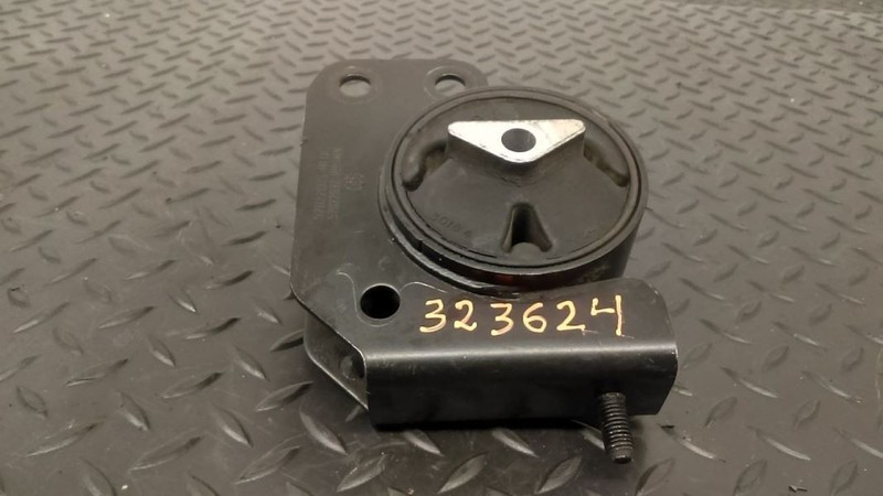 98-99 Dodge Durango 5.2L & 5.9L 4x4 Right Engine Mount OEM 52020420AA