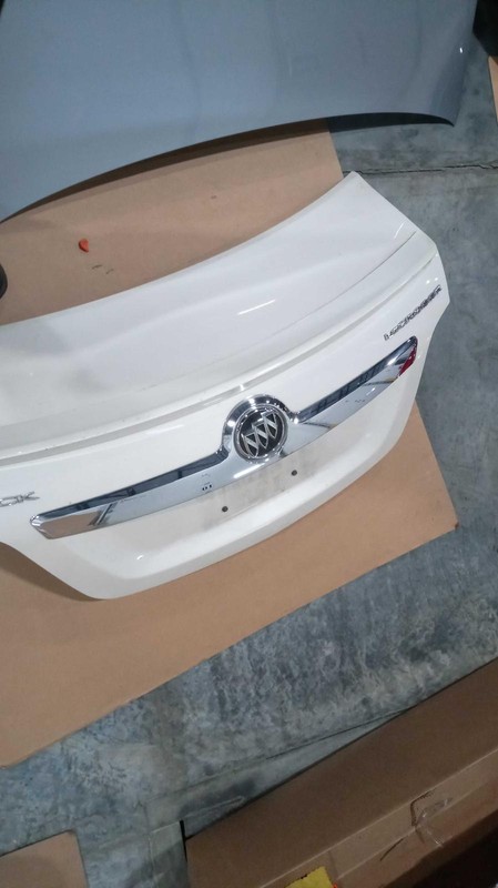 2013 Buick LaCrosse OEM Deck Lid Trunk Lid 25956091 Used 104K Miles