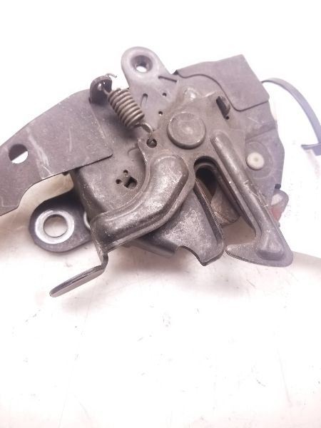 04-06 SCION XA HOOD LATCH