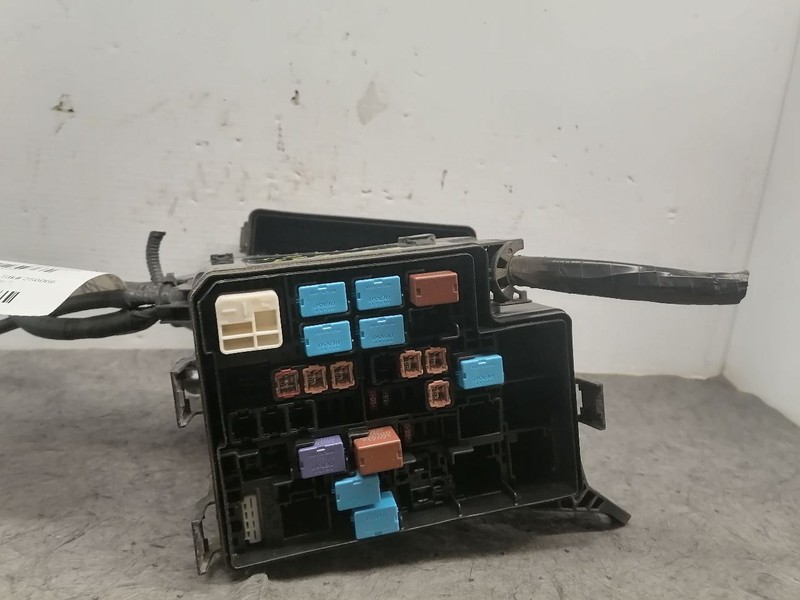 Passenger Fuse Box Engine VIN F 5th Digit Fits 16-18 RAV4 1539397
