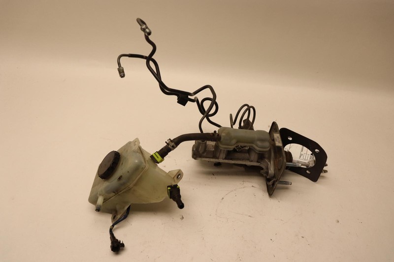 2007-2017 LEXUS LS460 LS600H POWER BRAKE MASTER CYLINDER W/ TANK OEM