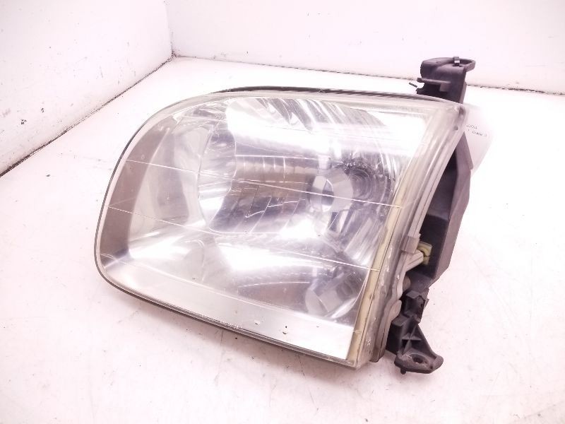 2002 TOYOTA SEQUOIA DRIVER SIDE FRONT HEADLIGHT ASSEMBLY