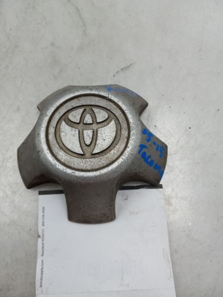 05-15 TOYOTA TACOMA CENTER HUB CAP X\ 4260B-04010