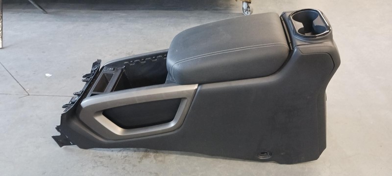 17-'24 NISSAN TITAN SV Front floor Console OEM Grade A!