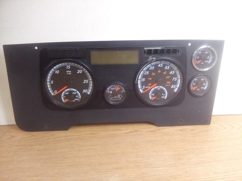 Freightliner Cascadia A06-84379-001 Instrument Gauge Cluster