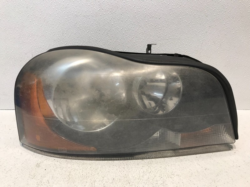 03-14 Volvo XC90 Right RH Passenger Halogen Headlight OEM