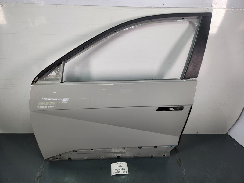✅ 22-24 Hyundai IONIQ 5 SEL Front Left Driver Side Door Shell Panel Gray 32k *