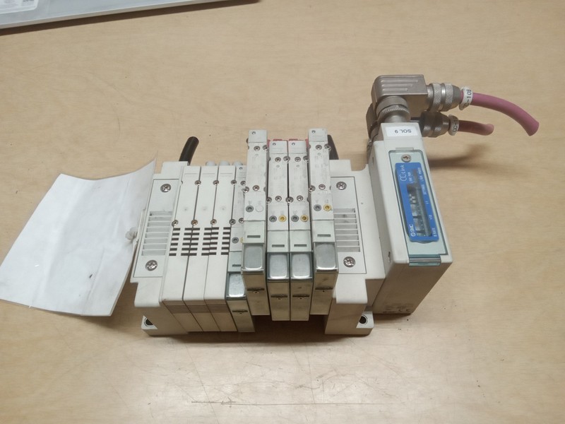 SMC SS5Y31-E4R007 8Station W/ (5) SY3101-5U1 Solenoid & EX260-SMJ1 Interface