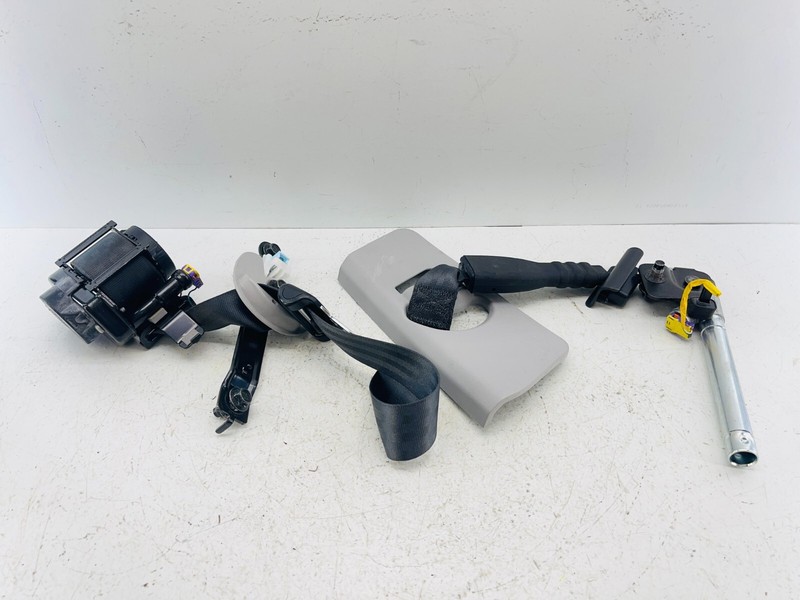 2018-2019 Hyundai Sonata Passenger Right Front Seat Belt Retractor OEM