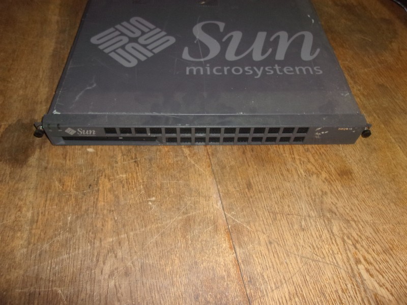 Sun Microsystems Netra T1 Model FJ2A Network Server 380-0388-02 free shipping