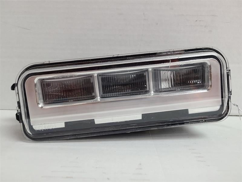 22 TOYOTA TUNDRA CORNER PARK LIGHT RIGHT PASSENGER 560957
