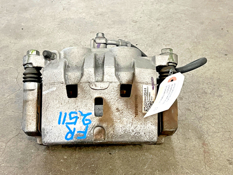 ⭐2017-2020 CADILLAC XT5 FWD FRONT RIGHT PASSENGER SIDE BRAKE CALIPER OEM LOT2511