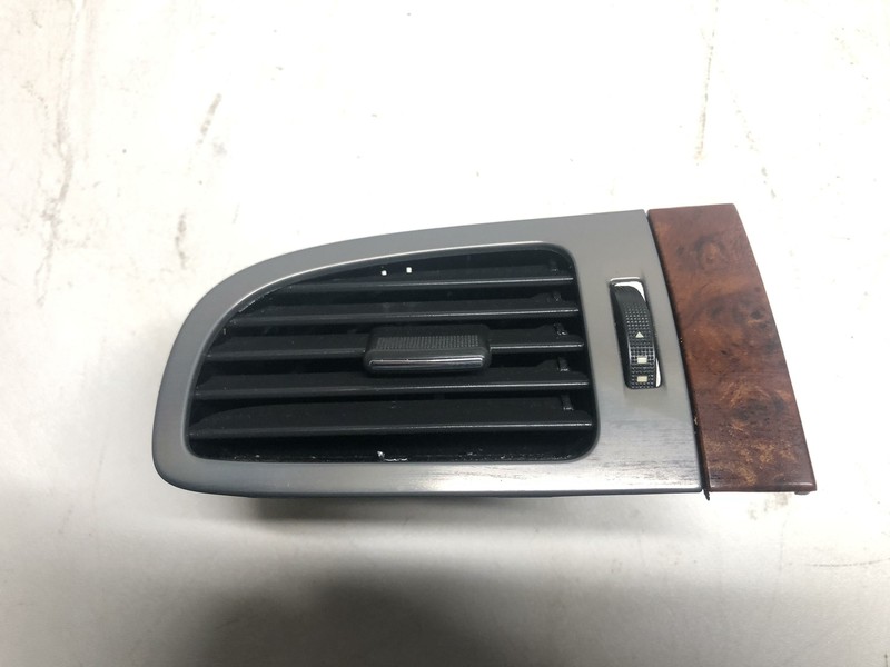 2007-2014 Chevrolet Silverado Passenger Side Vent Assembly Wood Grain Oem