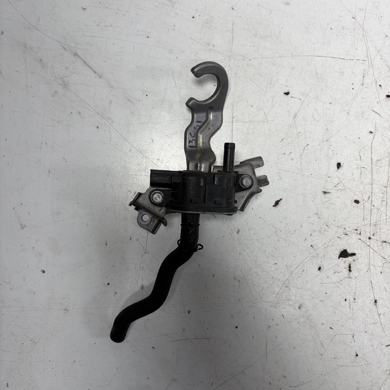 12-15 Honda Civic Si Purge Solenoid Valve w/ Bracket 36162-RRA-A01 OEM