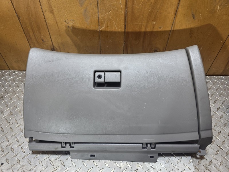 2000-2002 Toyota Avalon Glove Box Assembly Tested Oem