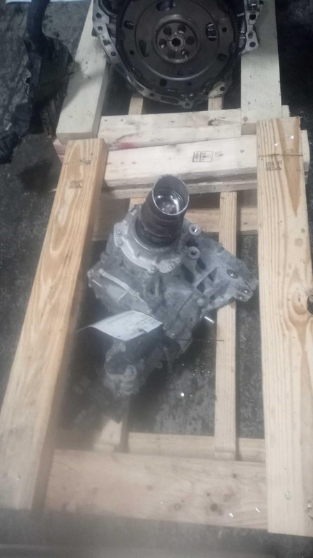 2018 GMC Acadia Transfer Case Assembly OEM 4WD 72000 Miles Grey 84425920