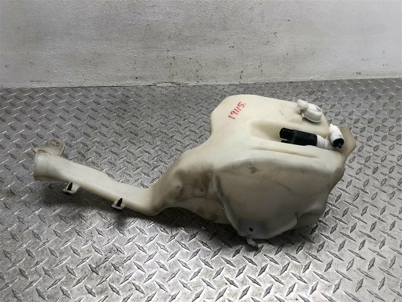 05-06 GRAND CHEROKEE WASHER RESERVOIR OEM 627-00264
