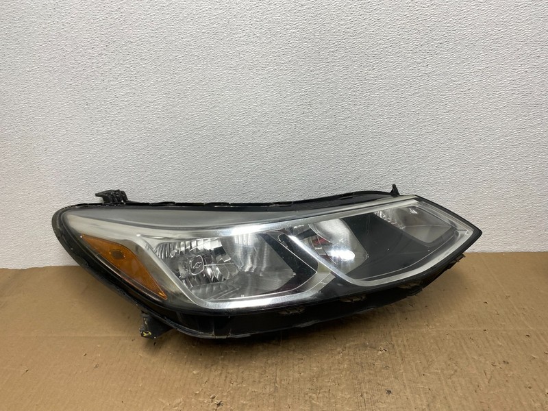 2016 to 2019 Chevrolet Cruze Right Passenger Halogen Headlight Oem AB8544 DW
