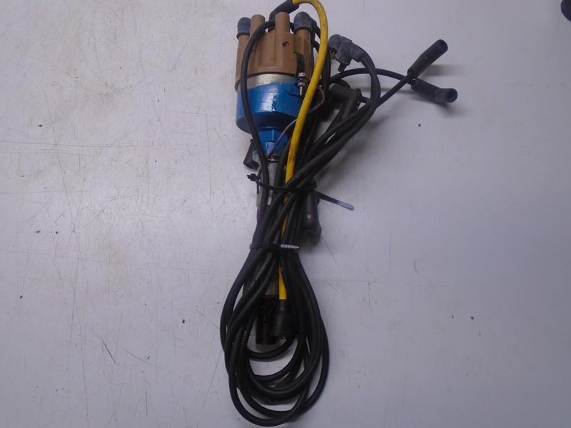 Q1 Ford 454 V8 Distributor w/ Spark Plug Wires Prestolite IBM 7011