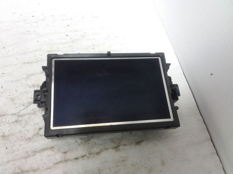 Radio Navigaton Display Screen 172 Type SLK300 Fits 12-16 MERCEDES SLK 1700568