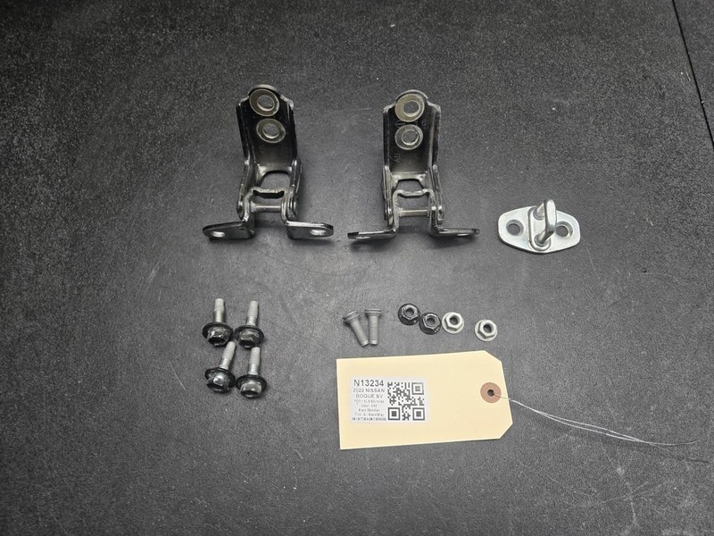 Front Right Door Hinges + Striker Set 2022 Nissan Rogue 80400-6RR0A 2021 - 2025