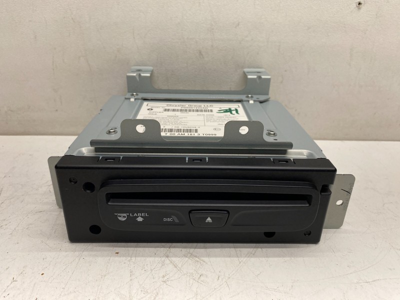 2014-2016 JEEP GRAND CHEROKEE CENTER CONSOLE AM FM CD PLAYER RADIO RECEIVER OEM