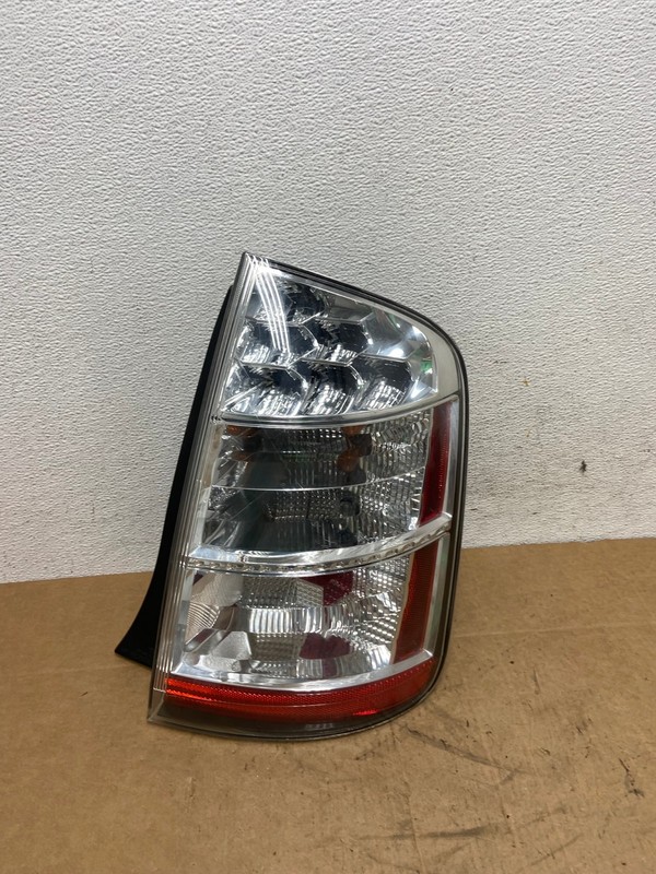 2006 to 2009 Toyota Prius Tail Light Right Passenger Side AD6348 LK