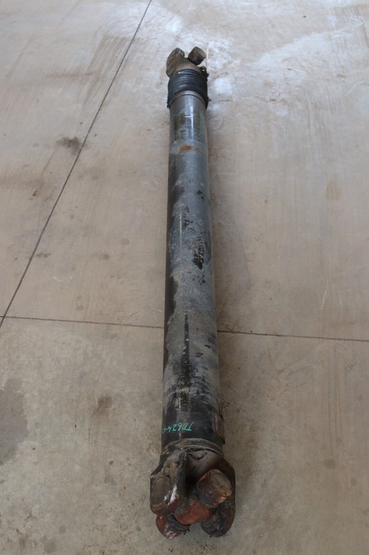 2019-2023 VOLVO VNL 760 D13 FRONT DRIVELINE CARDAN DRIVESHAFT OEM